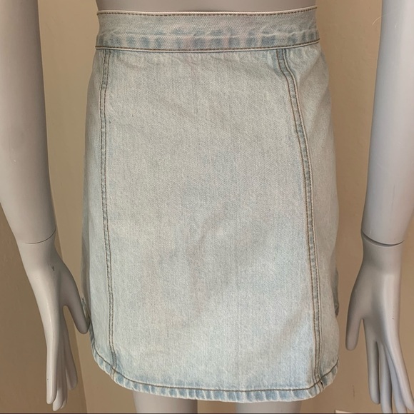 BDG Light Blue Denim Snap Front Pocket Mini Skirt Size Small - Picture 7 of 15